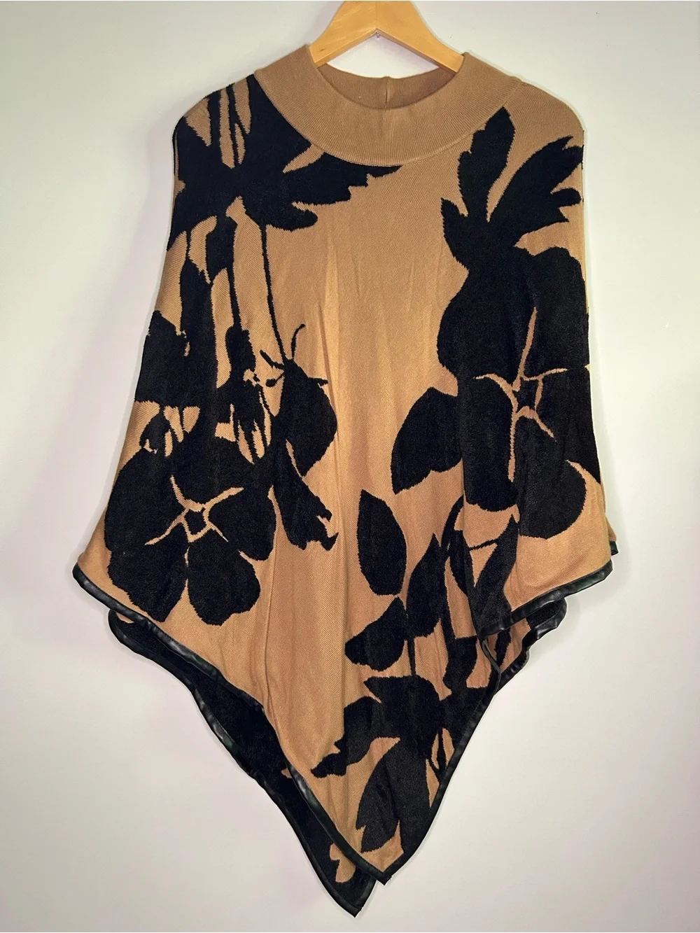 Chico's NWT Camel and Black Knit V-Neck Heavy Sweater Poncho
